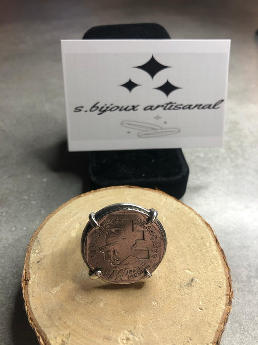 Découvrez l'Exclusivité de la chevalière en Argent Jean Moulin